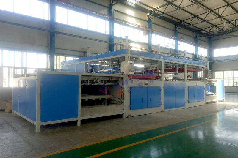 雙頭自動<a href=http://zhanhunol.cn/ target=_blank class=infotextkey>吸塑機</a>.jpg