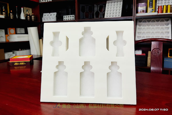 酒盒內(nèi)襯生產(chǎn)廠家，酒盒珍珠棉內(nèi)襯