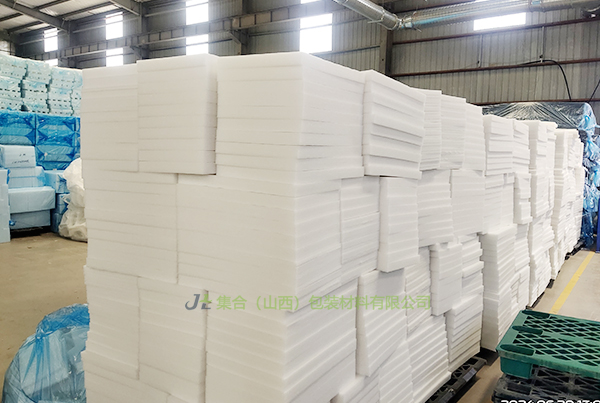 渾源定做珍珠棉-太原珍珠棉廠家專業(yè)生產(chǎn)EPE卷棉、貼絨布珍珠棉板材、XPE復(fù)合珍珠棉內(nèi)襯原廠直銷貨