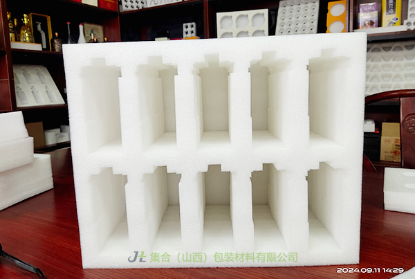 平城區(qū)珍珠棉盒-珍珠棉廠家專(zhuān)業(yè)生產(chǎn)珍珠棉盒、珍珠棉禮盒內(nèi)襯、EPE禮盒內(nèi)襯品質(zhì)無(wú)憂