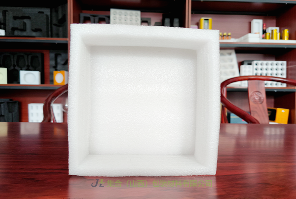 襄垣珍珠棉盒-山西珍珠棉廠家專(zhuān)業(yè)生產(chǎn)珍珠棉盒、EPE禮盒內(nèi)襯、EPE珍珠棉禮盒內(nèi)襯真材實(shí)料