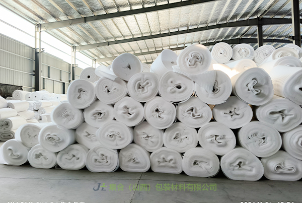 平定珍珠棉卷材-山西珍珠棉廠家專業(yè)生產(chǎn)EPE卷棉、EPE珍珠棉卷棉、珍珠棉大棚保溫卷棉物美價(jià)優(yōu)
