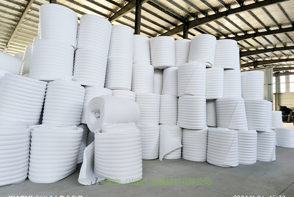 絳縣珍珠棉卷材-集合包裝專業(yè)生產(chǎn)珍珠棉卷棉、EPE卷棉、EPE珍珠棉卷棉可靠好品質(zhì)
