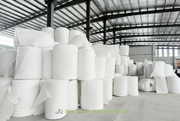 襄垣珍珠棉卷材-珍珠棉廠家專業(yè)生產(chǎn)EPE卷棉、EPE珍珠棉卷棉、珍珠棉大棚保溫卷棉原廠直售