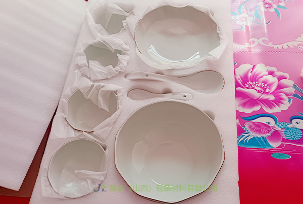 聞喜珍珠棉-集合包裝專業(yè)生產(chǎn)IXPE復合EPE內襯、珍珠棉酒托、貼紙珍珠棉板材直銷優(yōu)質品