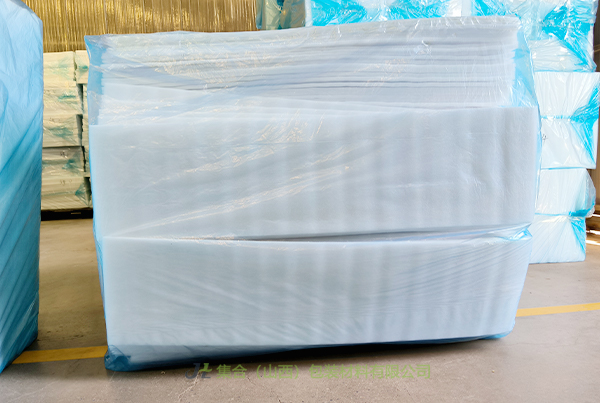 貼卡紙EPE內(nèi)襯, XPE復(fù)合EPE內(nèi)襯, EPE珍珠棉片, XPE復(fù)合EPE珍珠棉內(nèi)襯, 黑色EPE板材, EPE板, 昔陽哪里定做EPE珍珠棉