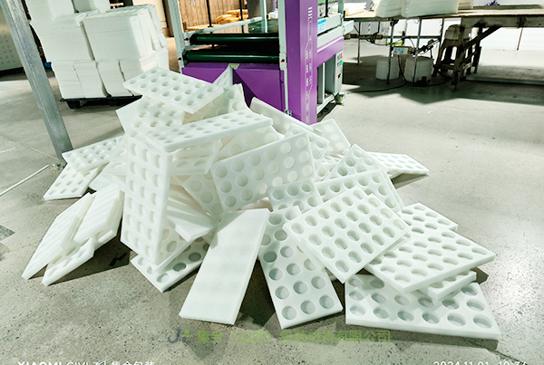 供應(yīng)晉中珍珠棉-集合包裝專業(yè)生產(chǎn)EPE板、珍珠棉禮盒內(nèi)襯、EPE雞蛋托可靠品質(zhì)佳