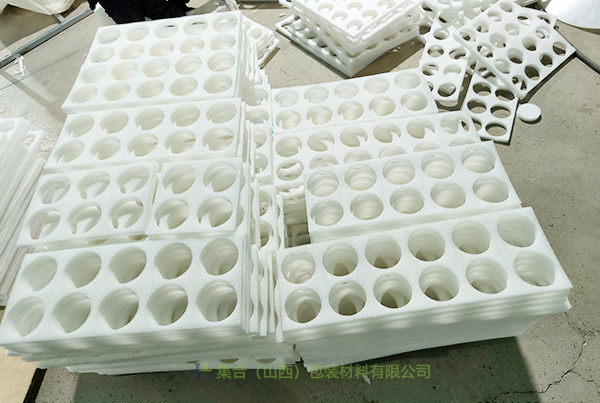 郊區(qū)定做珍珠棉-山西珍珠棉廠專業(yè)生產(chǎn)珍珠棉板材、EPE珍珠棉支架、汽車配件珍珠棉托盤物美價優(yōu)